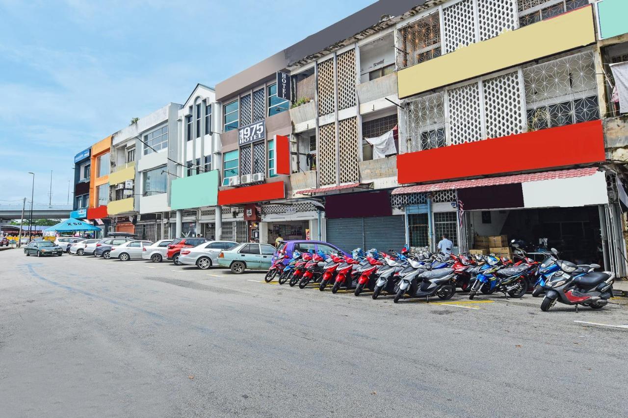Oyo 90662 The 1975 Hotel Empire Kuantan Exteriör bild